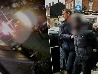 Bewakingscamera’s registreren gruweldaad op straat in Birmingham: 82-jarige man overgoten met vloeistof en in brand gestoken