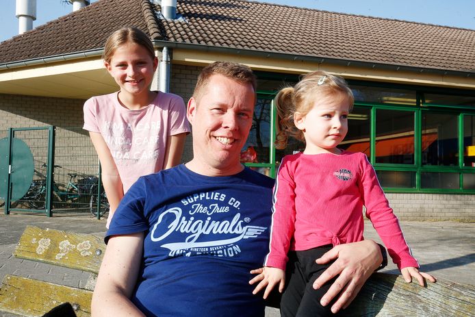 Mark Loor met zijn dochters Valerie en Jennifer stemden wél.