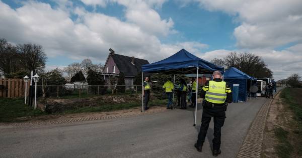 Stacaravans op Sinderense camping worden illegaal bewoond