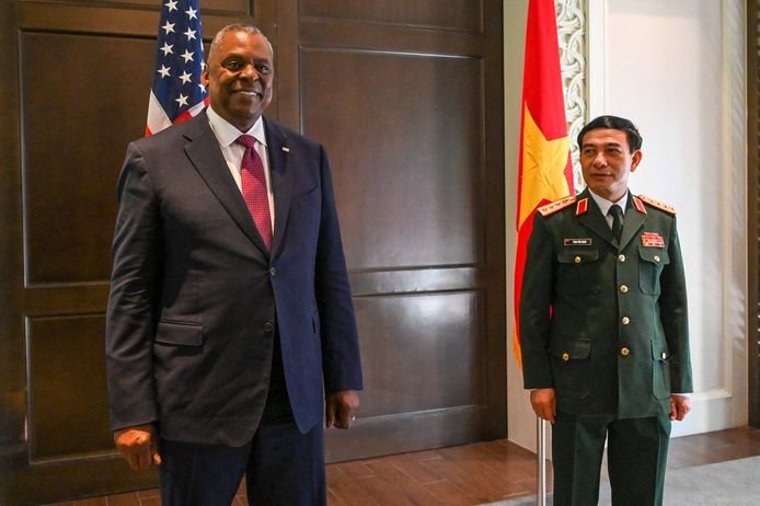 De Amerikaanse minister van Defensie Lloyd Austin en zijn Chinese ambtgenoot Wei Fenghe.