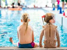 Wachttijd zwemlessen loopt op tot meer dan een jaar, gebrek aan badmeesters knelt in Twente