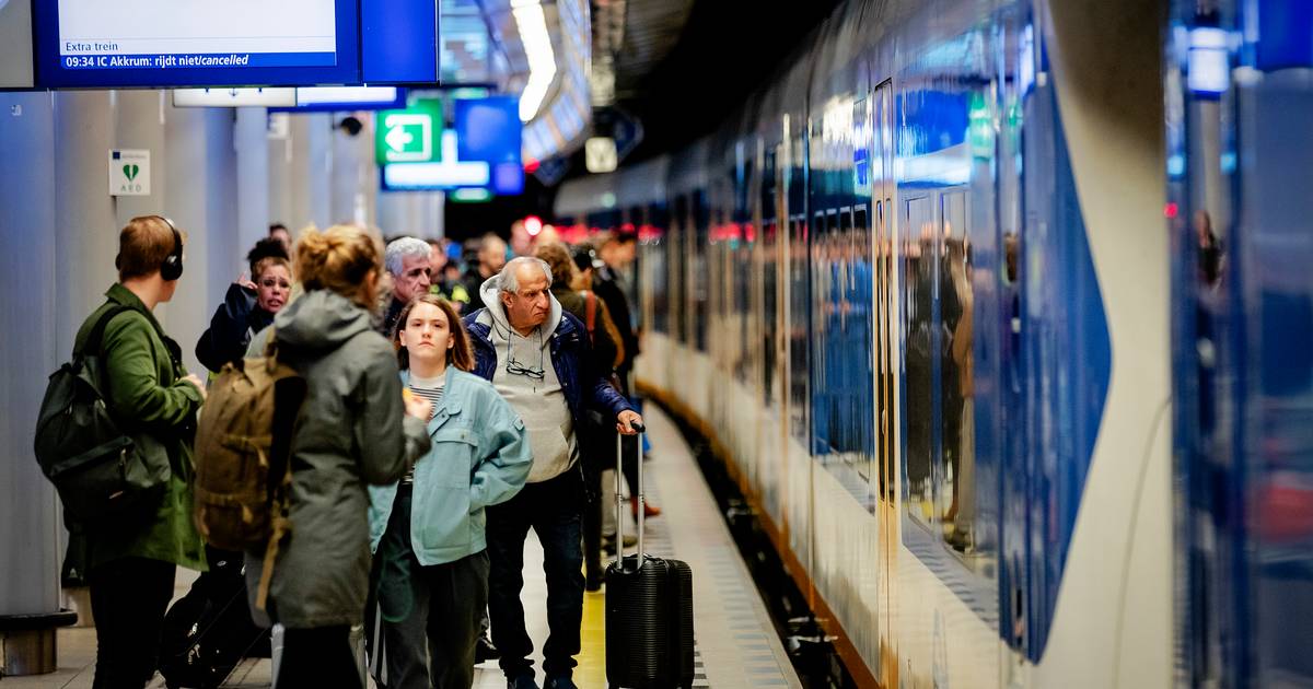 Netherlands at Risk of Stagnation Due to Government Policy Slowing Public Transport Investments
