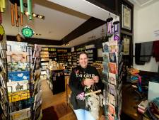 Aan deze winkel in Zenderen zit een luchtje: ‘Ruiken kan je troosten en blij maken’