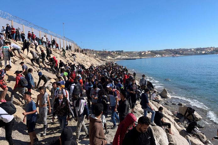 Meer dan 8.000 slaagden erin om Ceuta te bereiken eerder deze week.