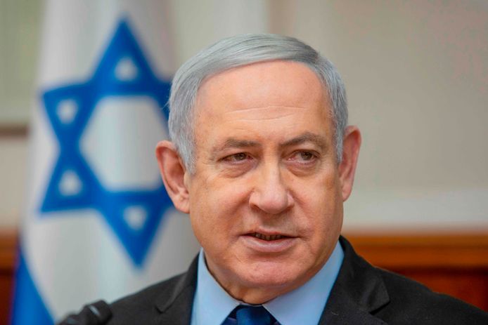 Israëlisch premier Benjamin Netanyahu wordt aangeklaagd voor omkoping, fraude en misbruik van vertrouwen. Daarom is er nu sprake van afzetting binnen zijn centrumrechtse Likud-partij.