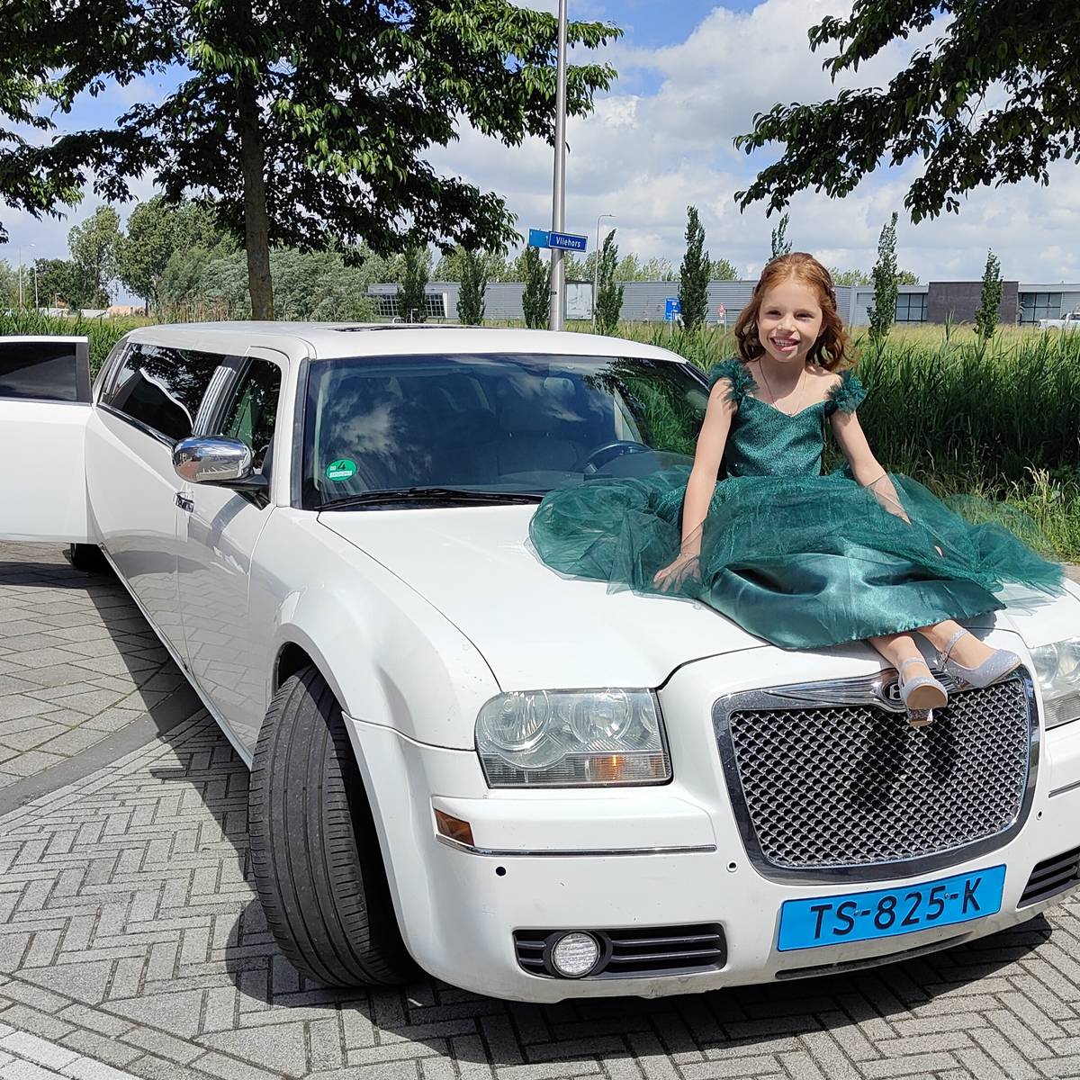 Djenova 7 zag Frozen heel vaak nu schittert ze zelf als kleine Anna in de musical Superduper blij Show AD
