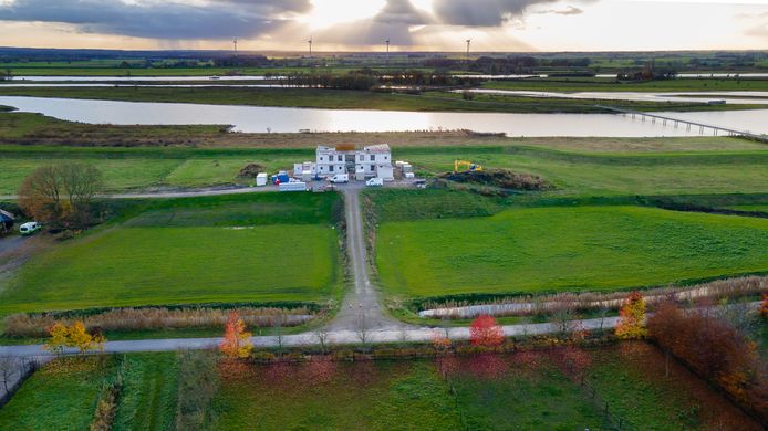 Het landhuis aan de uiterwaarden van de IJssel.