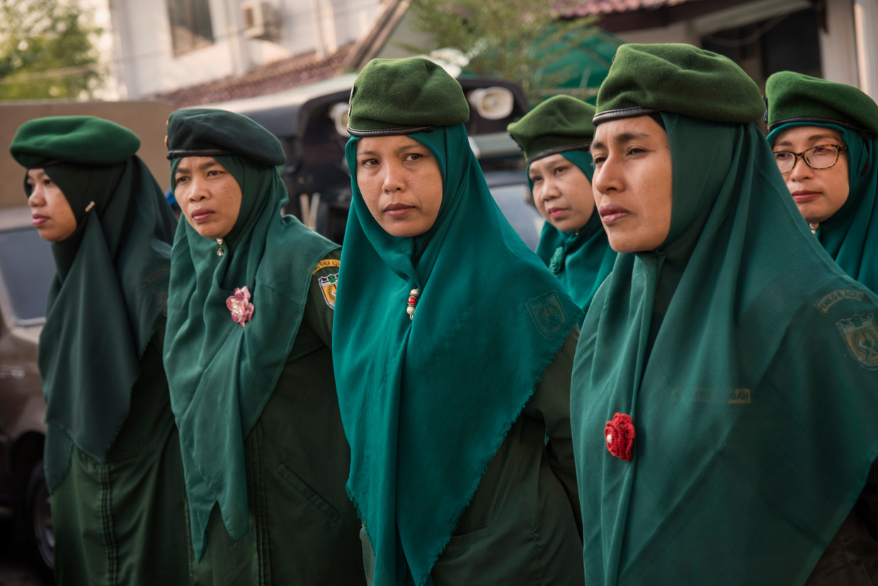 Wilayatul Hisbah, de vrouwelijke sharia-politie. Beeld Rony Zakaria