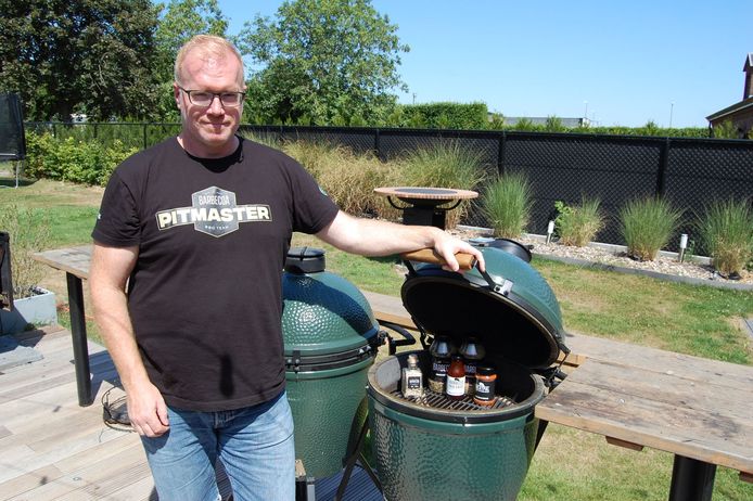 Tom Bertels won dit jaar de Belgische titel bij low & slow BBQ en waagt op 8 en 9 oktober zijn kans nu op het WK in de Verenigde Staten.