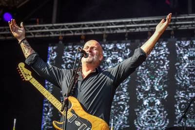 Koningspaar vermaakt zich bij concert van BLØF