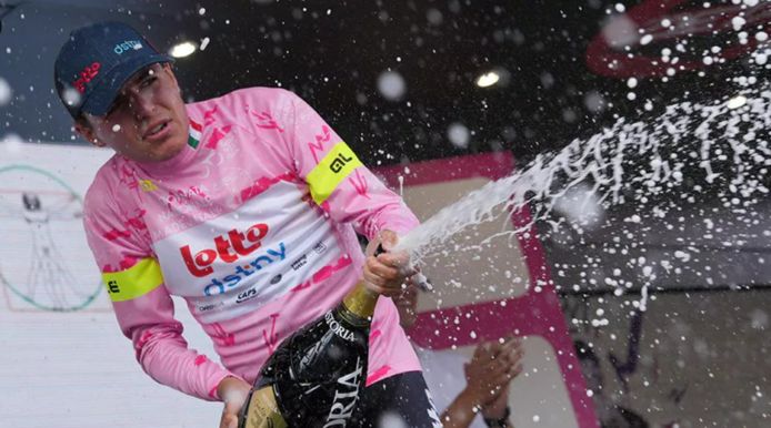 Jarno Widar, allereerste Belgische laureaat ooit van Giro Next Gen “Ik