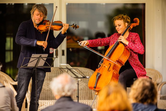 Daniel Rowland en Maja Bogdanovic tijdens een eerder optreden op het Stiftfestival