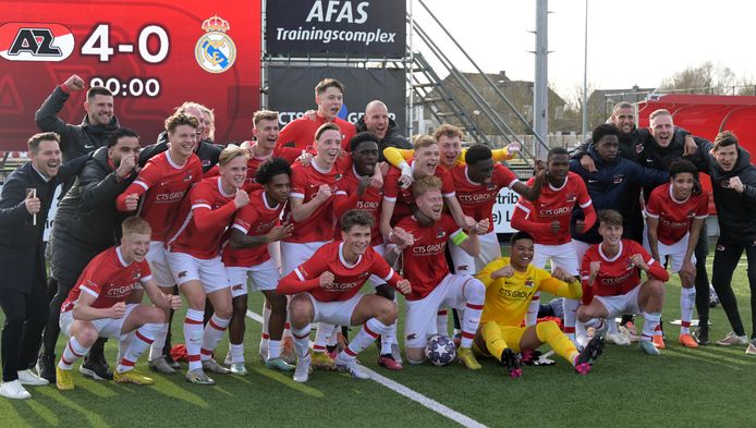 AZ viert de winst op Real Madrid.