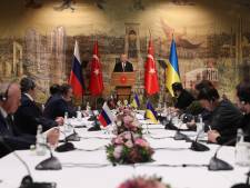 Nieuwe onderhandelingen Oekraïne van start in Turkije: ‘Handen schudden zit er niet bij’