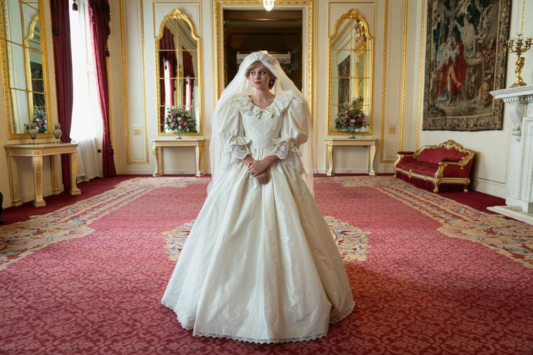 Actrice Emma Corrin als prinses Diana in de Netflixserie The Crown.  Beeld Des Willie/Netflix