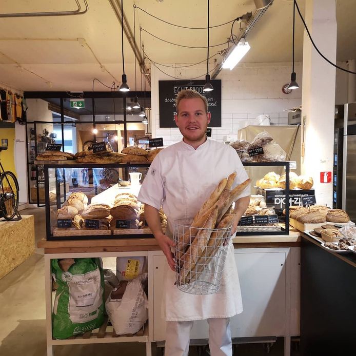 Joris van Duijnhoven in zijn bakkerij die nu nog bij KAMU in het pand zit.