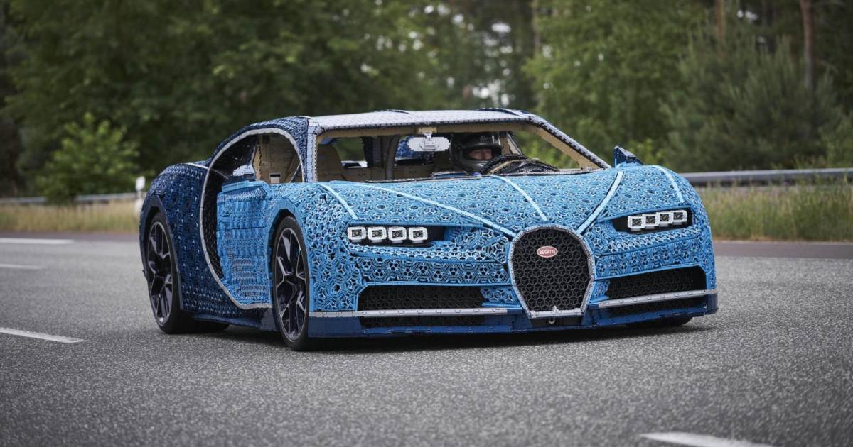 Gemaakt van Lego steentjes Bugatti op ware grootte die echt kan