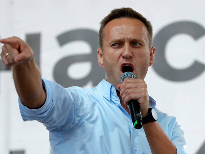 Russische oppositieleider Navalny uit kunstmatige coma gehaald