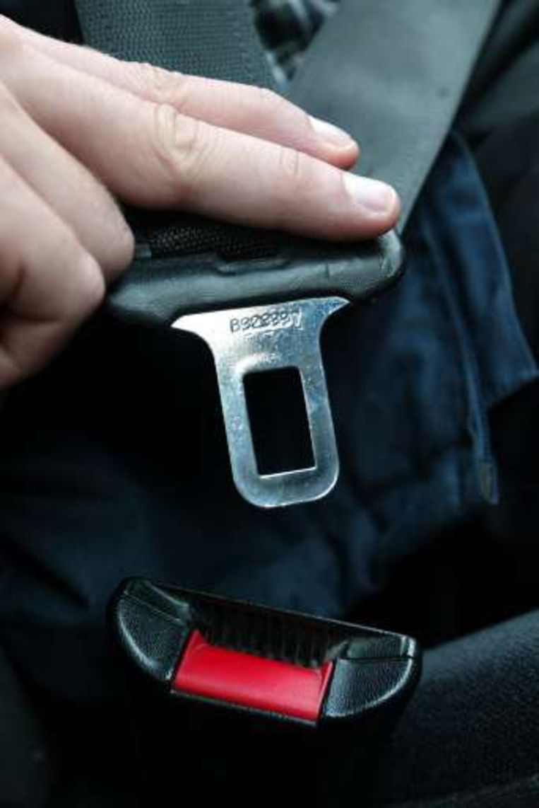 Helft inzittenden zonder gordel in levensgevaar aan 30km/u De