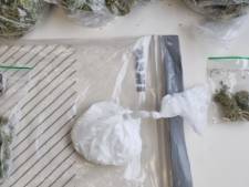 Neus van wijkagent werkt perfect: zak vol drugs in auto in Achtmaal gevonden