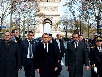 Macron schrapt bezoek aan Servië na rellen, schade in Parijs "tussen 3 en 4 miljoen euro" geschat