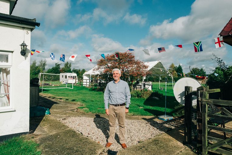 Claudio Duran heeft een bedrijf voor thuisverpleging. ‘Onze EU-werkkrachten, vooral Polen en Roemenen, zijn goed. Maar nu blijven ze weg – door de onzekerheid, vermoed ik.’ Beeld Wouter Van Vooren