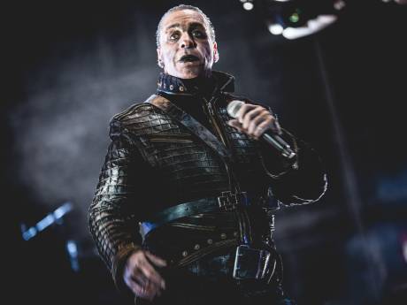 #Metoo in rockwereld: beschuldigingen tegen Rammstein-zanger Lindemann stapelen zich op