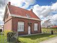 De woning langs de Ouderdomseweg 11 moet plaats maken voor de uitbreiding van de stedelijke sportzone.