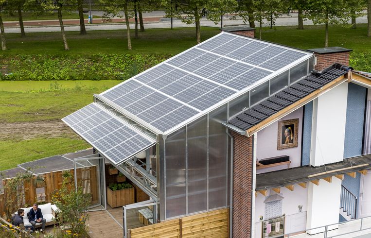 Exterieur van het meest duurzame rijtjeshuis op de campus van de TU Delft. Beeld anp
