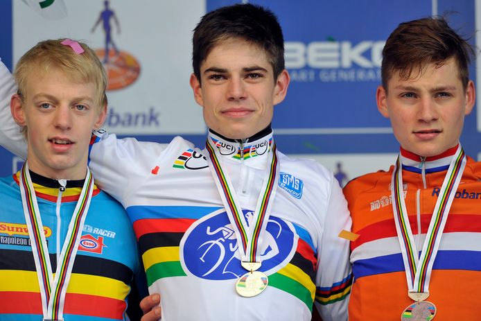 Wout van Aert won het WK voor beloften in 2014, voor Michael Vanthourenhout en Mathieu van der Poel.