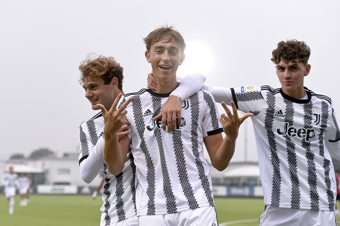 Dean Huijsen in de onder-19 ploeg van Juventus.