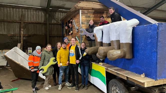 Jongeren van CV De Gangmakers uit Schijndel bouwen hun eerste praalwagen