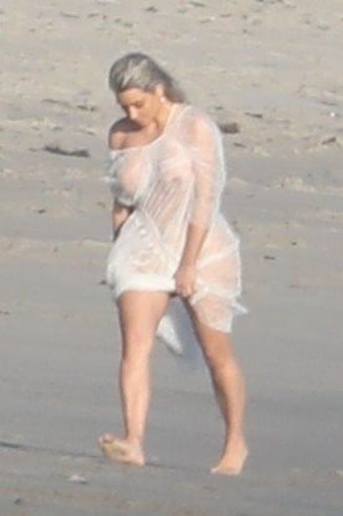 Kim Kardashian gaat naakt.