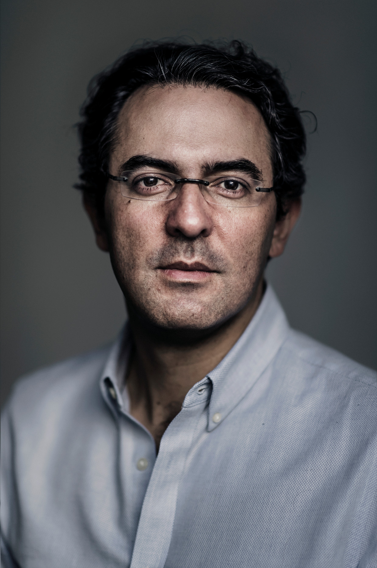 Juan Gabriel Vásquez. Beeld Karoly Effenberger