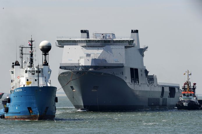Marineschip de Karel Doorman in Vlissingen.
