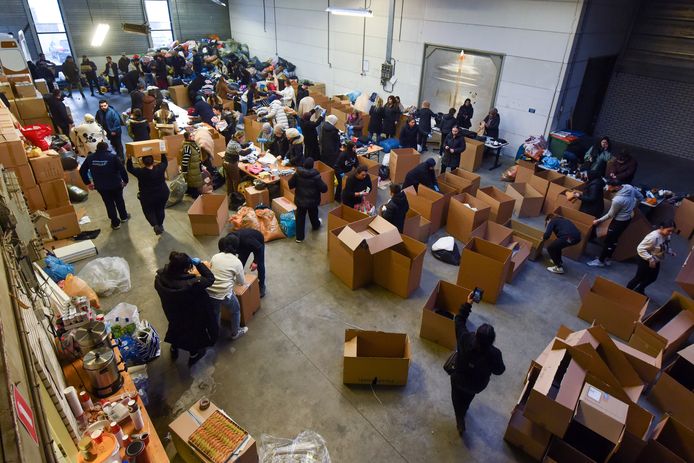 Inzameling voor aardbevingslachtoffers in Oosterhout.