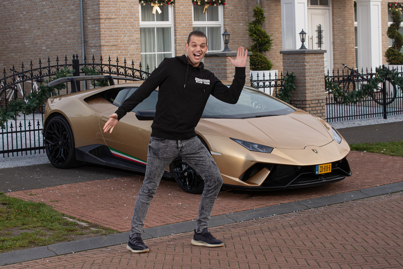 influencer-uit-zeewolde-scheurt-met-250-km-u-over-a28-geloof-niet