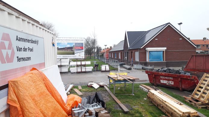 Nieuwbouw aan de Vijverlaan in de wijk Noordwesthoek in Breskens. Sinds de corona-maatregelen die het kabinet op 15 maart afkondigde, groeit de bevolking van Zeeuws-Vlaanderen weer iets.