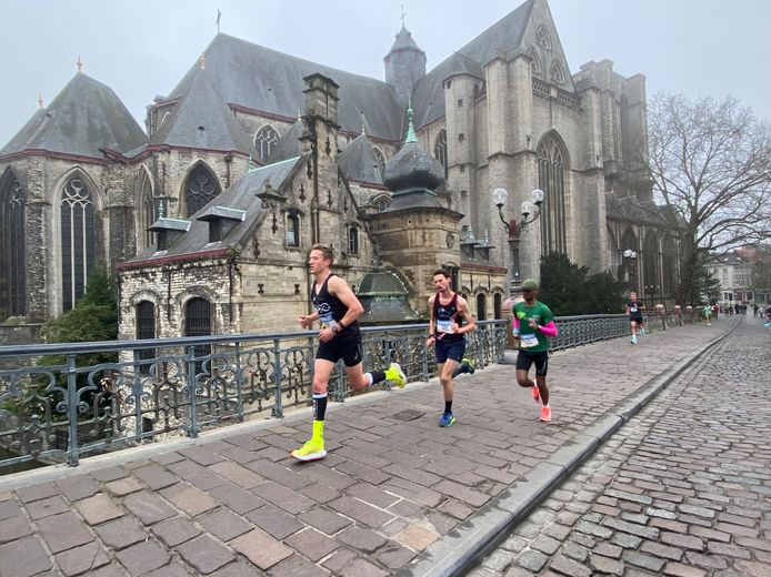 Marathon van Gent. Over de Sint-Michielsbrug.