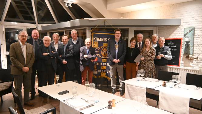 Kiwanis Tienen Hageland schenkt tablets aan goede doel