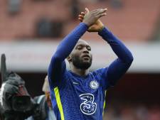 “Injouable”, “complet”, “plus fort”: l’Angleterre bluffée par les débuts de Romelu Lukaku avec Chelsea