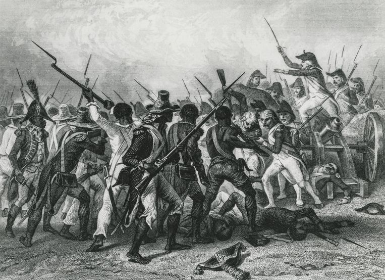 Confrontatie tussen de opstandelingen en het Franse leger op Saint-Domingue in 1802. Beeld Gamma-Rapho via Getty Images