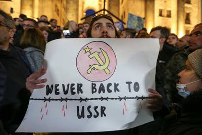 Pro-Europese Georgiërs weer massaal de straat op uit protest tegen “Russische” wet