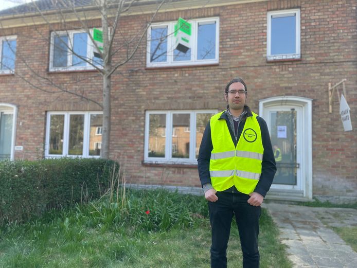 Pepijn Boeraeve (31) is één van de activisten die de sociale woning in de Volkshaardstraat kraakt.