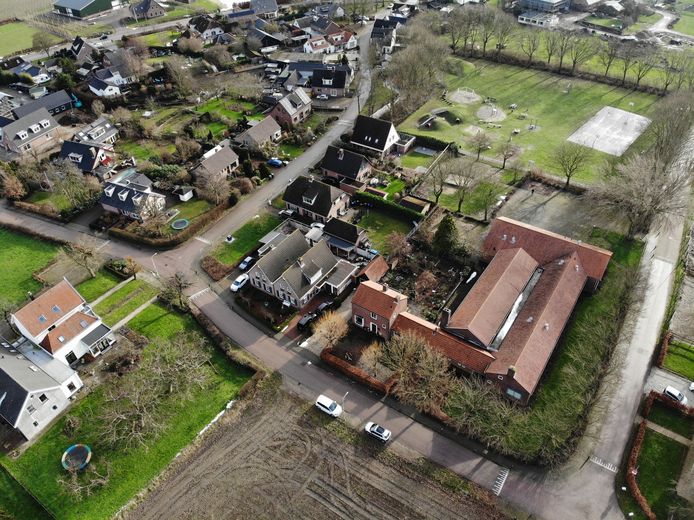 De leegstaande school in Buurmalsen wordt ingericht voor de opvang van Oekraïners.
