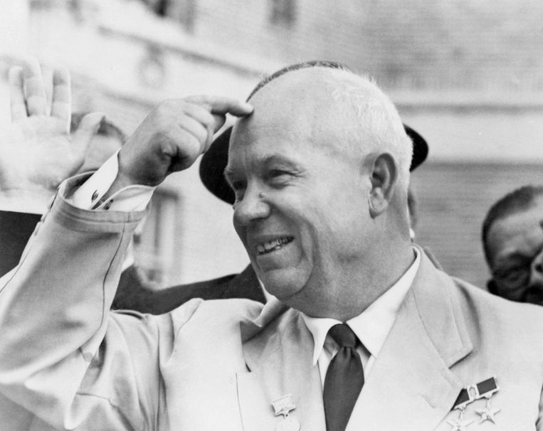 Sovjet-partijleider Nikita Chroesjtsjov wordt door een menigte onthaald in San Francisco in 1959. Beeld afp