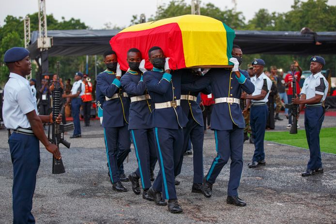 Christian Atsu wordt met militaire eer begraven.