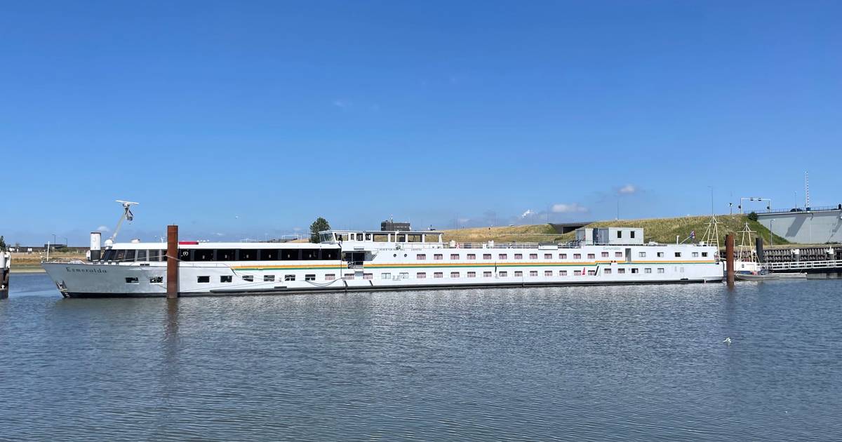 Asielboot blijft nog een jaar in haven Stellendam: ‘We helpen het COA’ | Goeree-Overflakkee