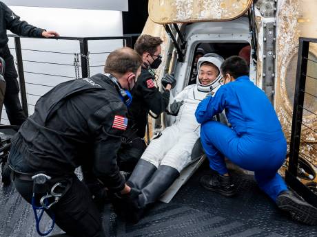L'équipage d'un vol SpaceX de retour sur Terre après cinq mois sur l'ISS