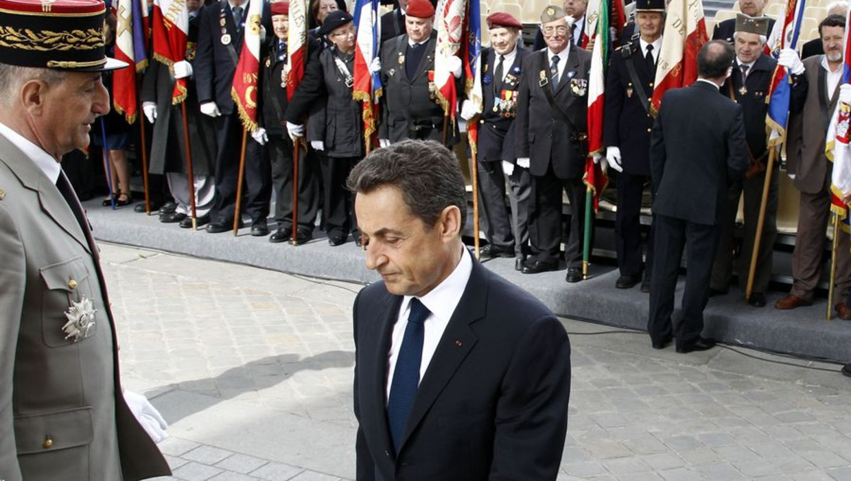 Nicolas Sarkozy gisteren tijdens de herdenking van het einde van de Tweede Wereldoorlog Beeld afp
